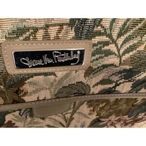 Diane Avon Funtelberg Floral Pattern carryon